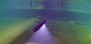 1000米级深海声光一体拖曳式机器人